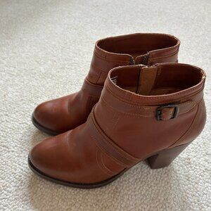 Ariat Women's Leather Booties, Size 9.5 -Excellent Condition
